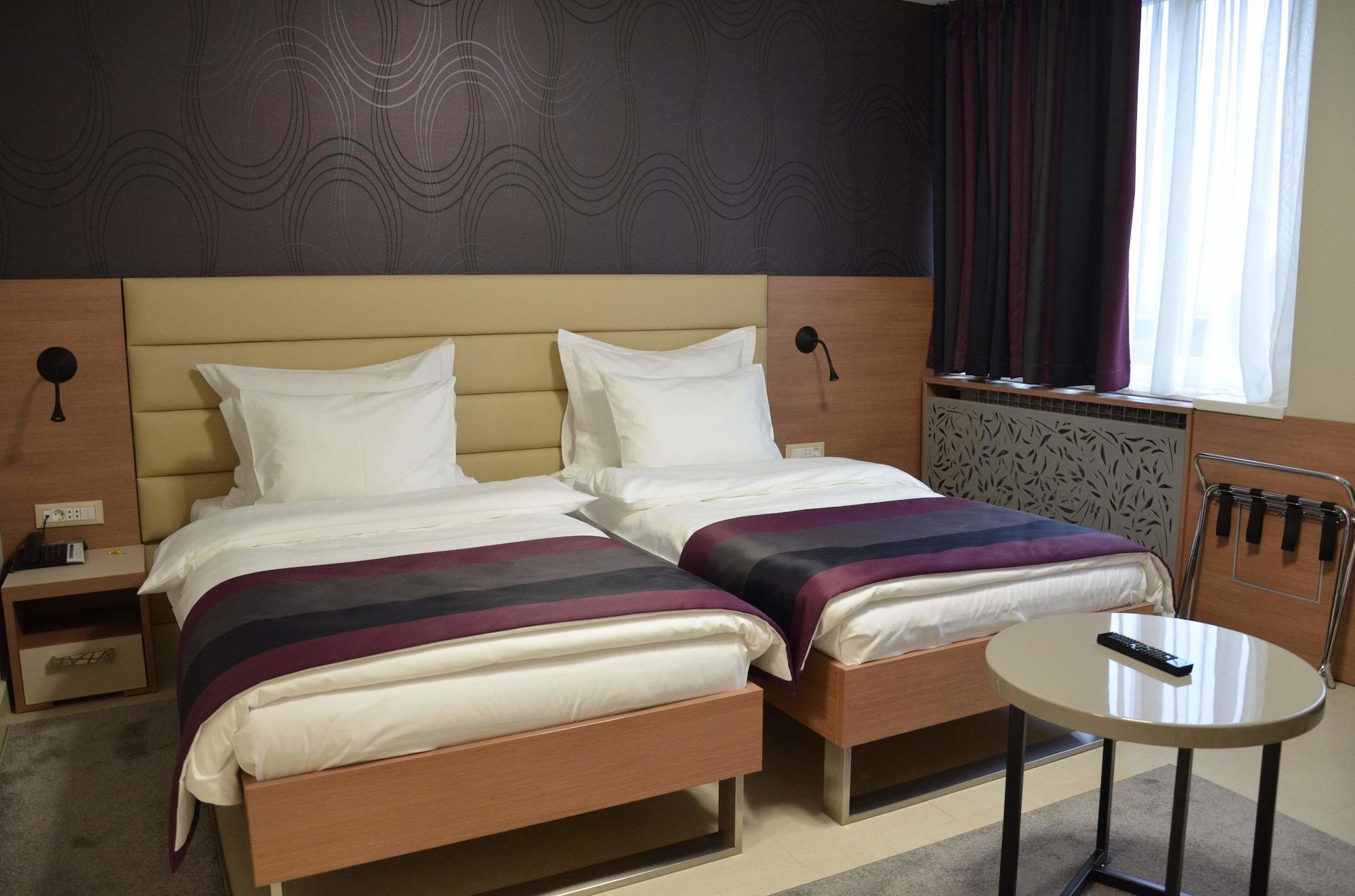 Hotel Srbija Garden-Free Parking Belgrado Exterior foto