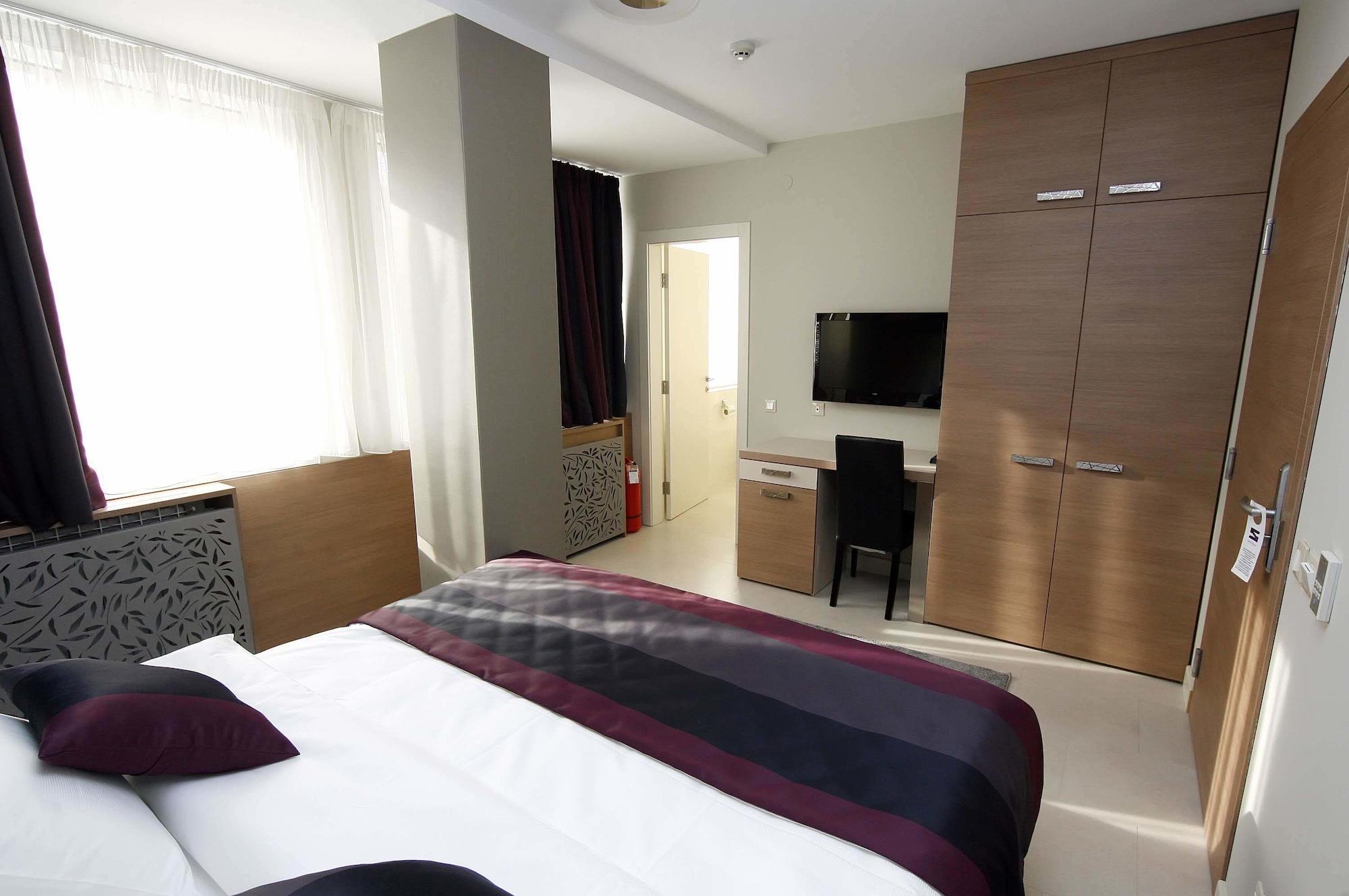 Hotel Srbija Garden-Free Parking Belgrado Exterior foto