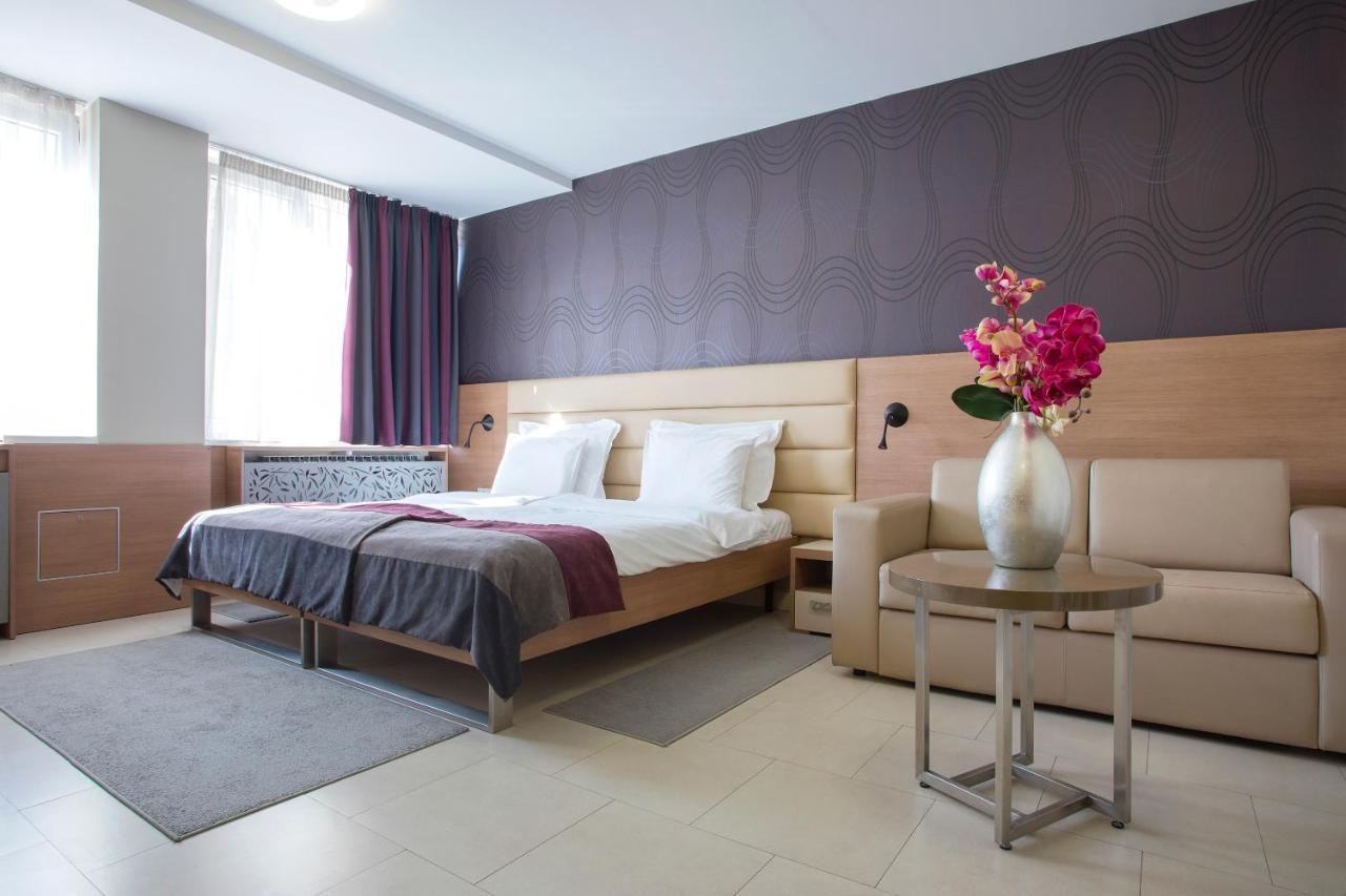Hotel Srbija Garden-Free Parking Belgrado Exterior foto