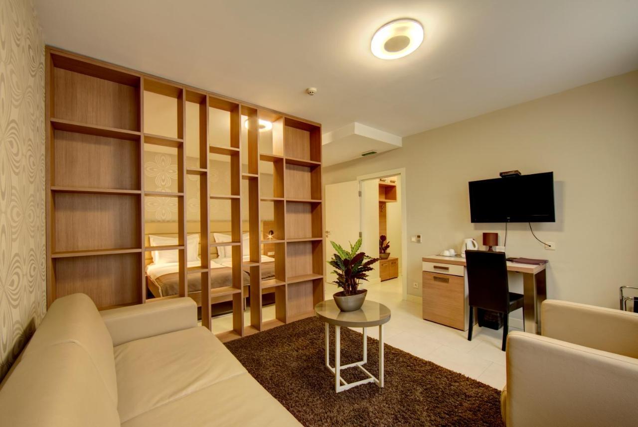 Hotel Srbija Garden-Free Parking Belgrado Exterior foto