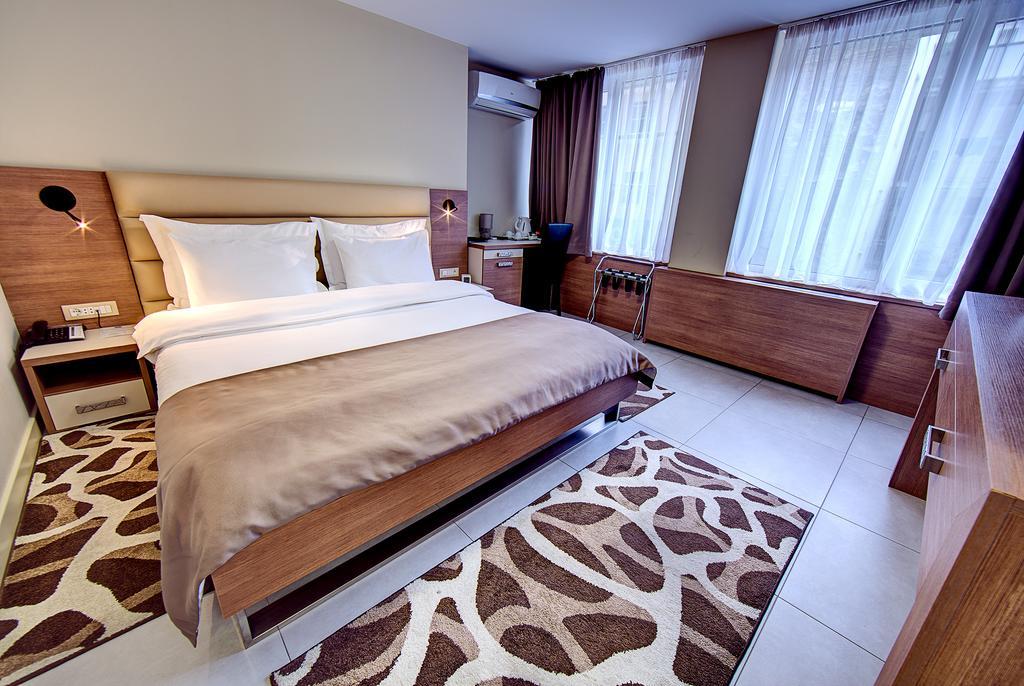 Hotel Srbija Garden-Free Parking Belgrado Exterior foto