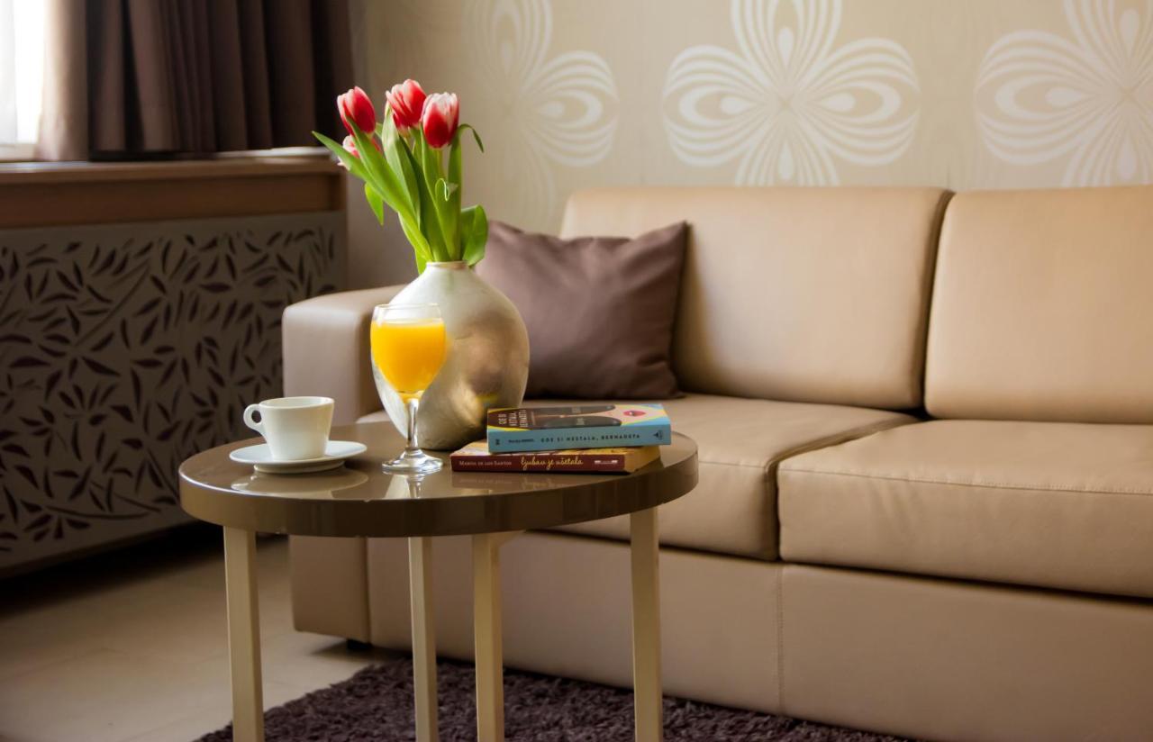 Hotel Srbija Garden-Free Parking Belgrado Exterior foto